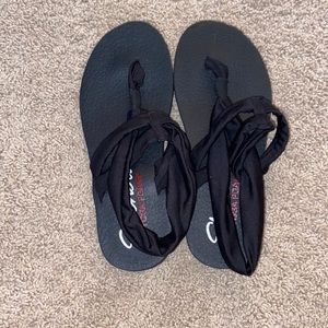 Skechers Yoga Foam Sandals